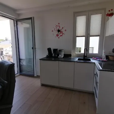 Strandlaeufer Im Villen-ensemble *