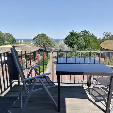 Strandlaeufer Im Villen-ensemble Baabe